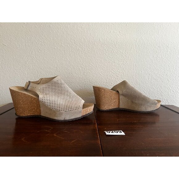 Marina Luna Comfort Wedge Sandals Platform Womens Sz 8/Eu38 Beige Suede Leather - Picture 2 of 11